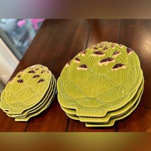 Bordallo Pinheiro Artichoke Dinner Plates